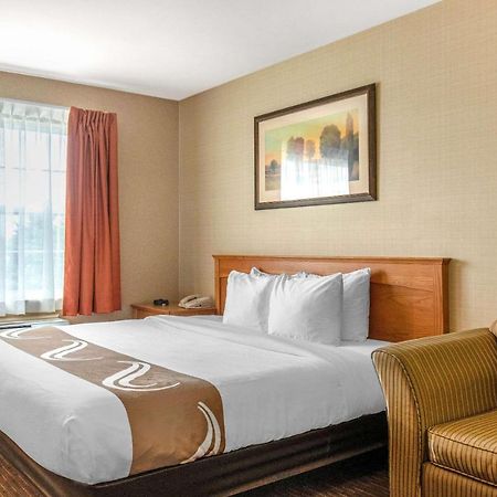 Quality Inn & Suites Cornwall Eksteriør bilde