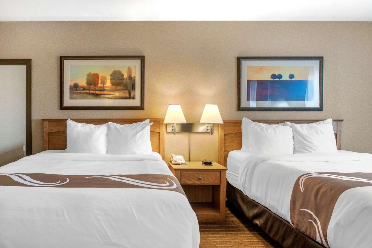 Quality Inn & Suites Cornwall Eksteriør bilde