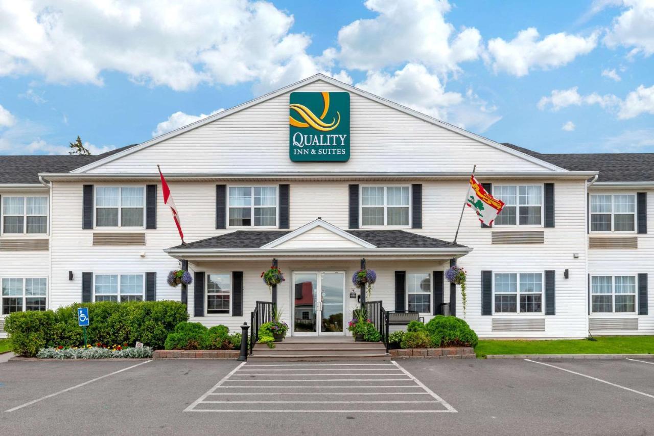 Quality Inn & Suites Cornwall Eksteriør bilde