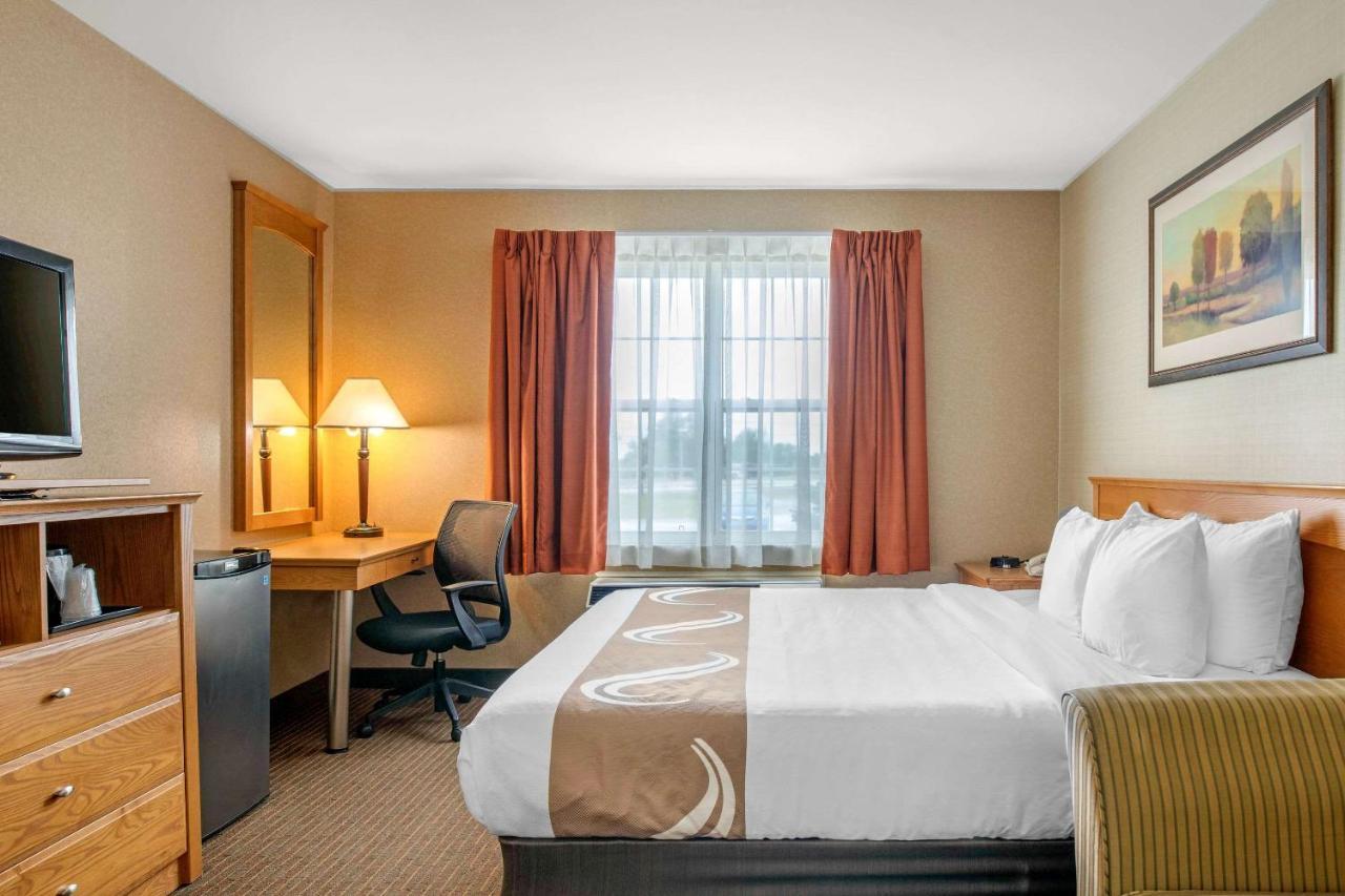 Quality Inn & Suites Cornwall Eksteriør bilde
